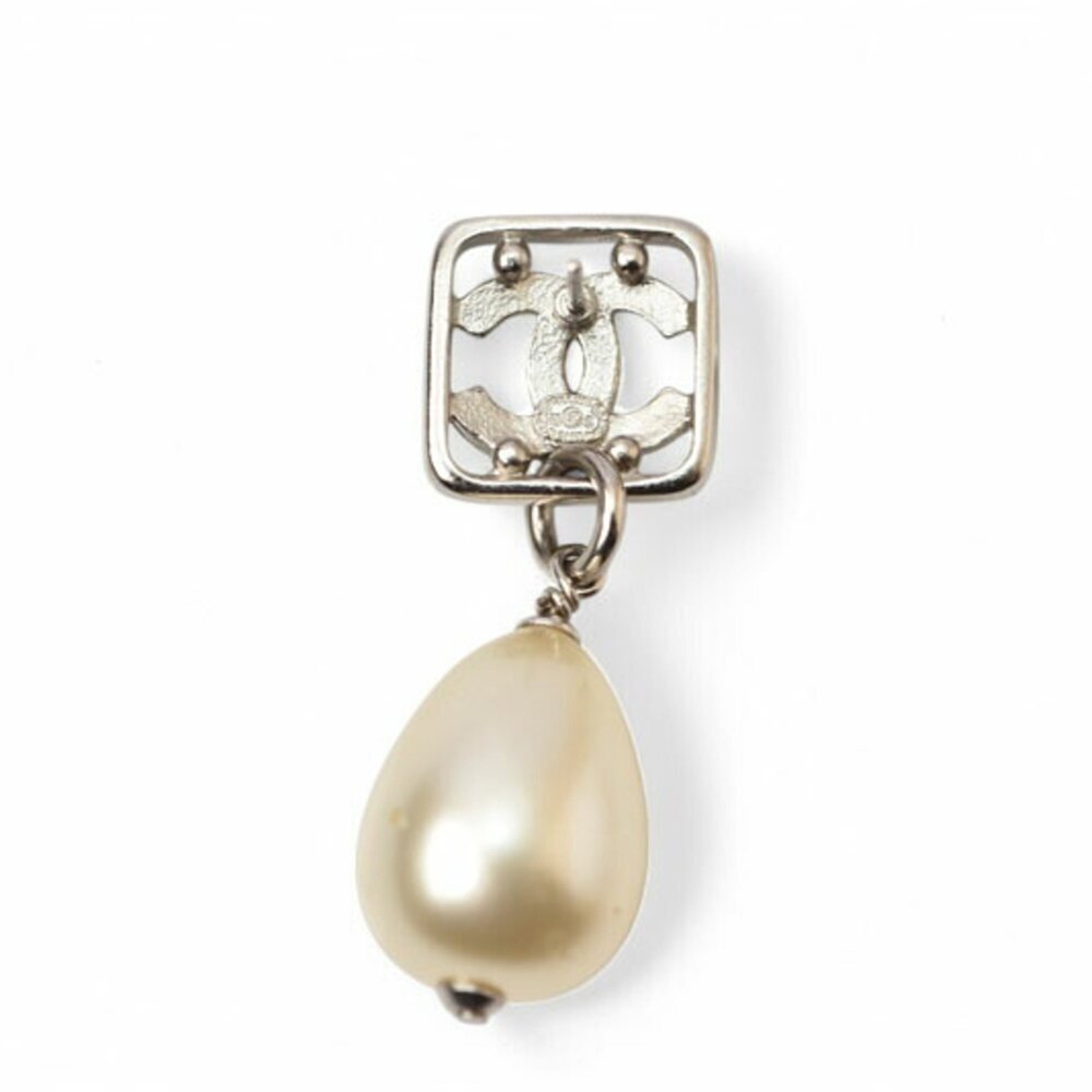 CHANEL Gold Pearl Logo Earrings - Picture 4 of 6